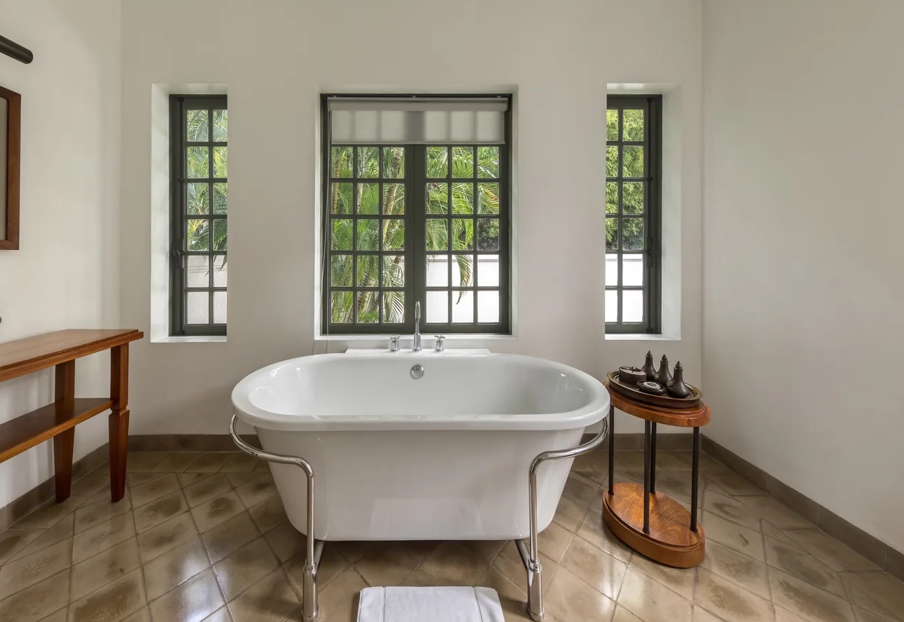 Shower & Tub Overflow Cleanup in Kirkland, WA